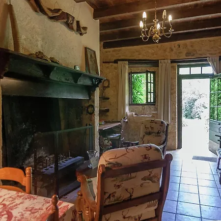 In Dordogne Near Lascaux Cave, Cleaning Included 펜션